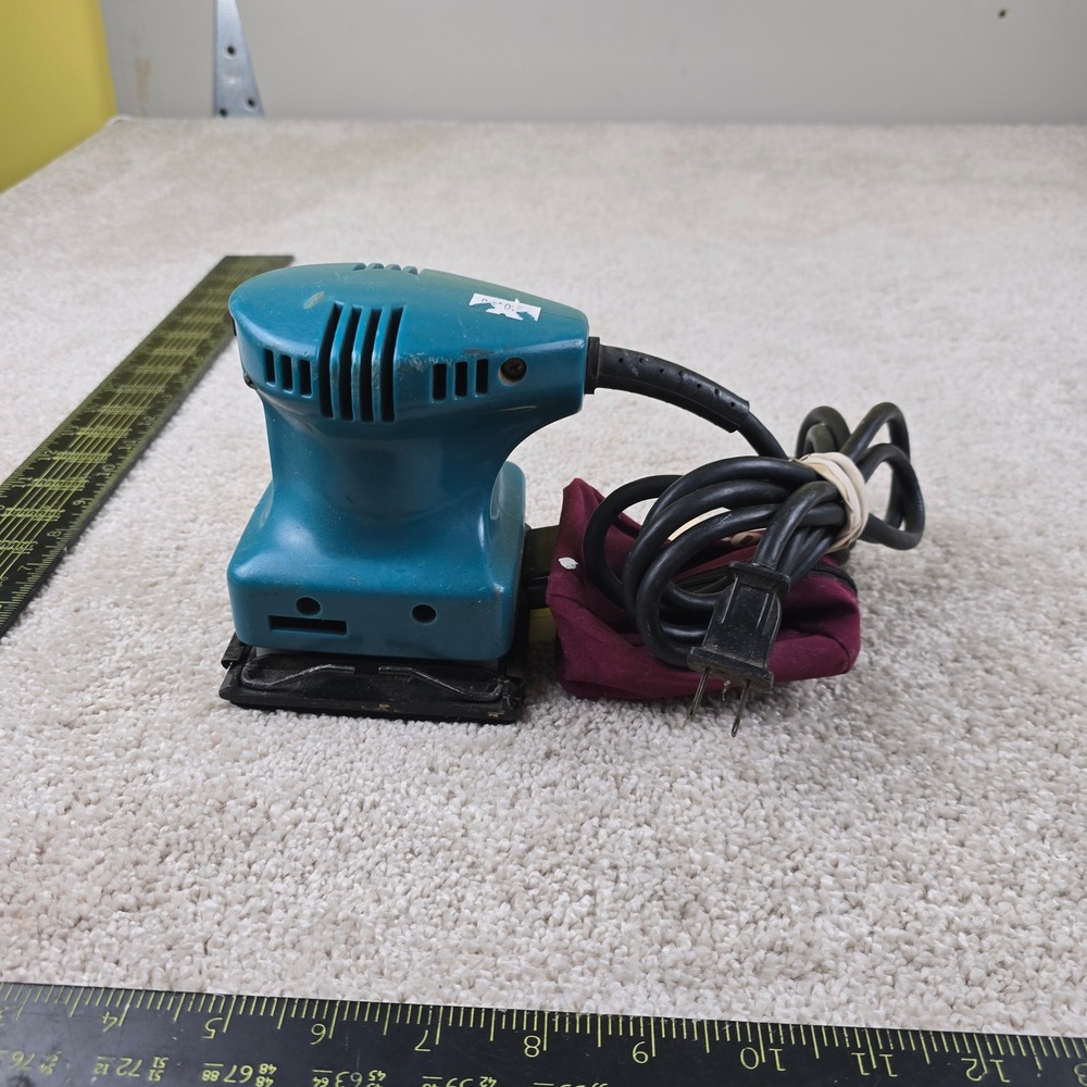 Makita Finishing Sander Teal BO4550 Corded 1.6A 1/4 Sheet Palm‎ Sander